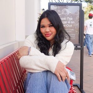 Meet your Posher, Emily